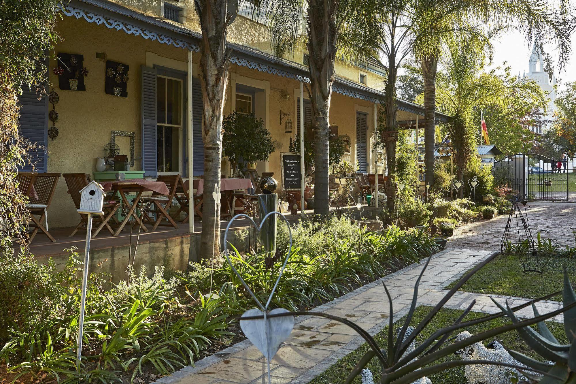 Yellow Aloe Hotel Clanwilliam Exterior photo